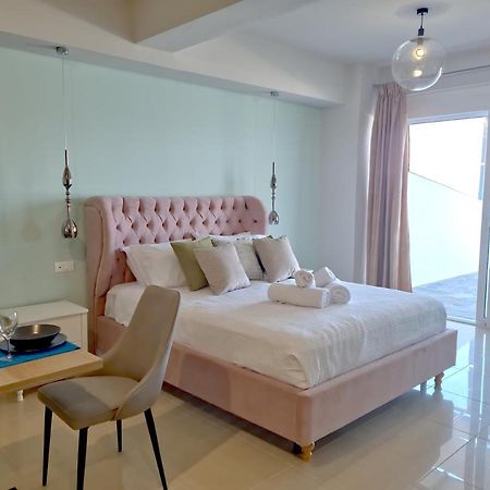 Epipleon Luxury Suites -106- Δωμάτιο 40Τμ Με Βεράντα 45Τμ Μπροστά Στην Θάλασσα Nafpaktos Exterior foto